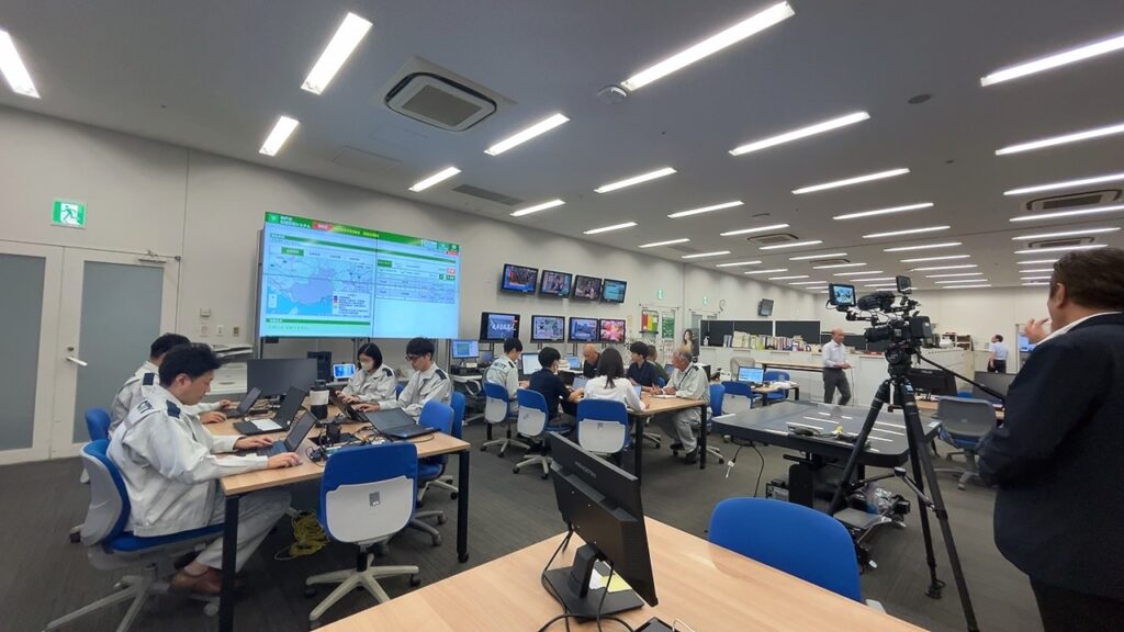 NTTデータ関西様社内様子